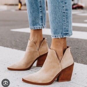 Vince Camuto Gigietta Boots!